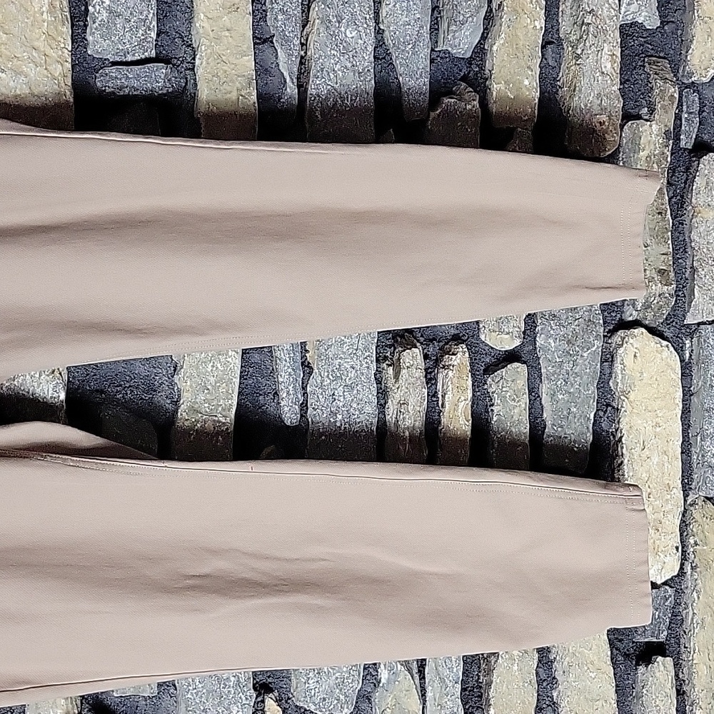 HUE Women's Khaki Leggings Size XL - Picture 2 of 10